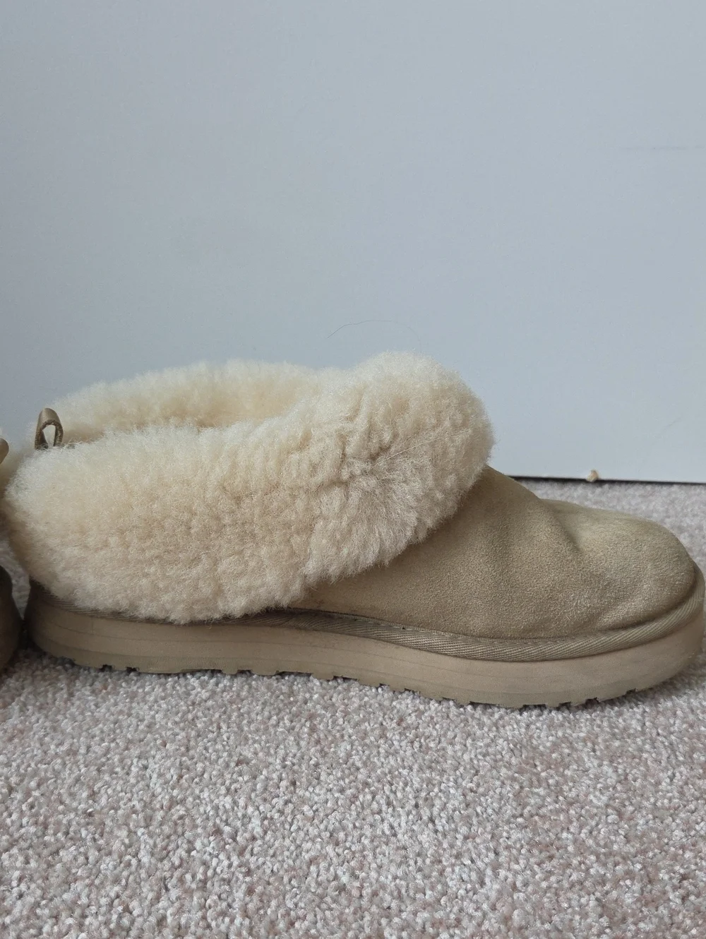 UGG Kids' Tazzelle Genuine Shearling Collar Slipper
